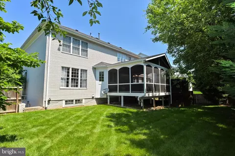 Exterior - 9447 Brenner Ct, Vienna, VA 22180 photo 6 of 8