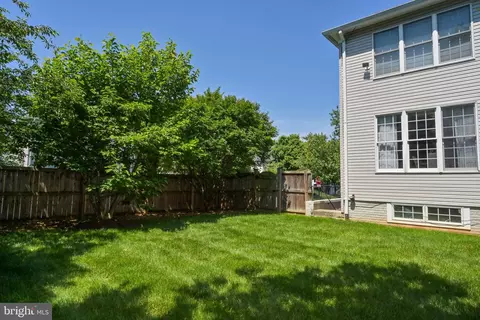 Exterior - 9447 Brenner Ct, Vienna, VA 22180 photo 5 of 8