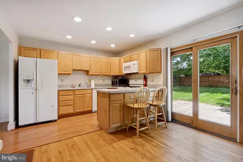 5403 Montgomery St, Springfield, VA 22151 photo 8