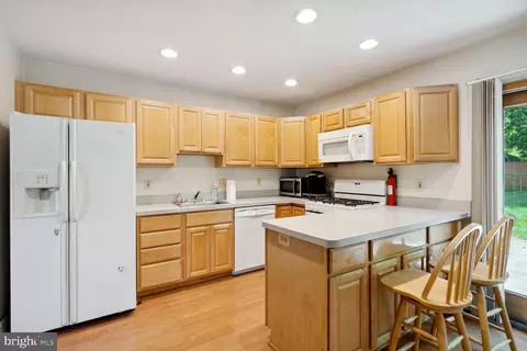 5403 Montgomery St, Springfield, VA 22151 photo 9