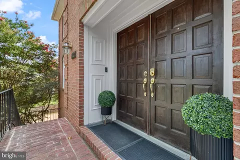 7421 Shreve Rd, Falls Church, VA 22043