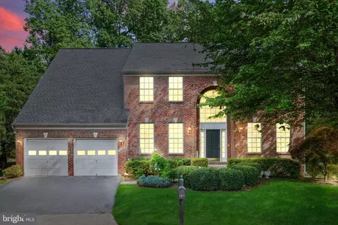 13209 Austrian Pine Ct, Fairfax, VA 22030