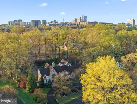 1311 Summerwood Ct, Mclean, VA 22102