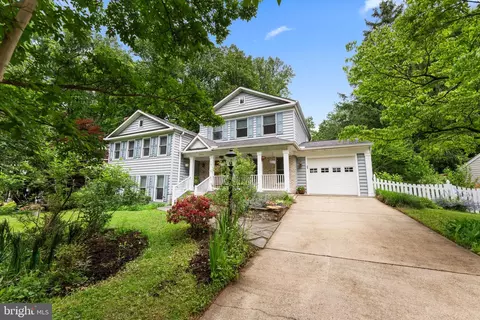 8944 Miller Ln, Vienna, VA 22182