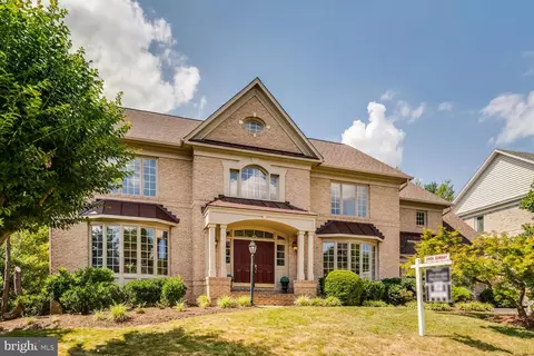 1432 Carrington Ridge Ln, Vienna, VA 22182