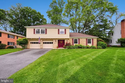 2302 Wilkinson Pl, Alexandria, VA 22306