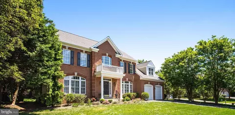2385 Watters Gln, Falls Church, VA 22043