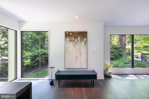 Entry Way - 1124 Dominion Ct, Mclean, VA 22102 photo 5 of 7