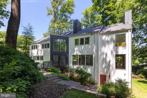 Exterior - 1124 Dominion Ct, Mclean, VA 22102 photo 10 of 11