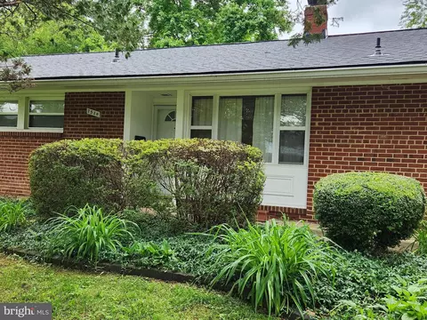 7510 Hogarth St, Springfield, VA 22151 photo 2