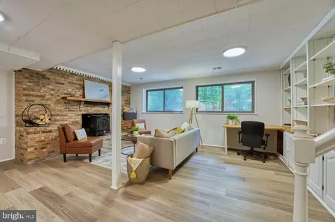 Living - 11247 Handlebar Rd, Reston, VA 20191 photo 2 of 3