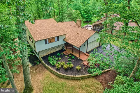 11247 Handlebar Rd, Reston, VA 20191