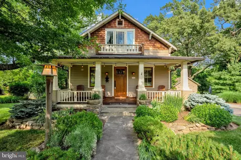 1102 Grant St, Herndon, VA 20170