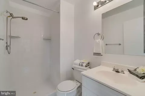 2364 Hunters Square Ct, Reston, VA 20191 photo 12