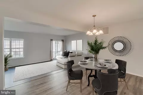 2364 Hunters Square Ct, Reston, VA 20191 photo 5