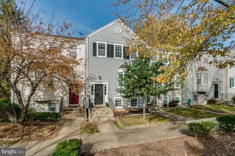 2364 Hunters Square Ct, Reston, VA 20191