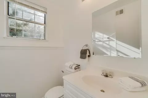2364 Hunters Square Ct, Reston, VA 20191 photo 14