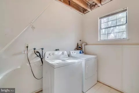 2364 Hunters Square Ct, Reston, VA 20191 photo 13