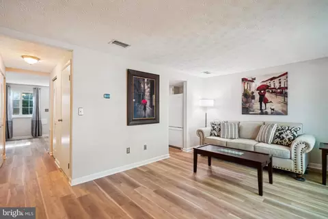 1669 Sierra Woods Ct, Reston, VA 20194