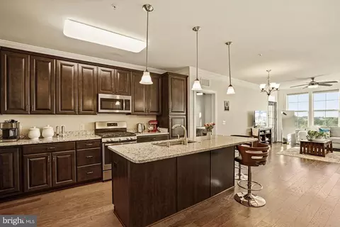 3160 John Glenn St #506, Herndon, VA 20171