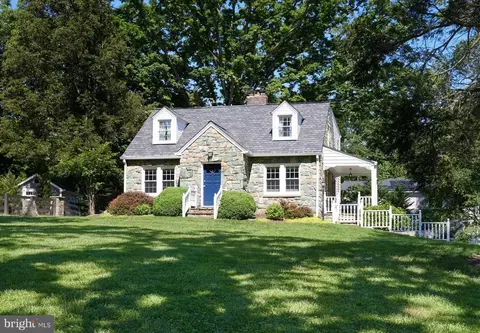 11263 Waples Mill Rd, Oakton, VA 22124