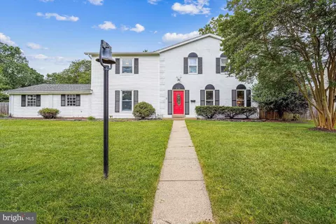 650 Stuart Ct, Herndon, VA 20170