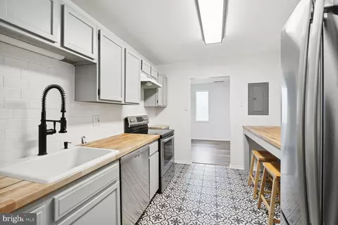 503 Florida Ave #T3, Herndon, VA 20170