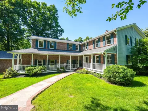 2020 Hillside Dr, Falls Church, VA 22043