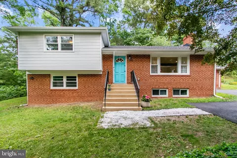 3905 Chanel Rd, Annandale, VA 22003
