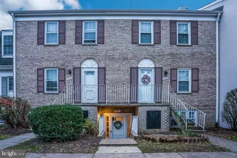 14427 Saguaro Pl, Centreville, VA 20121
