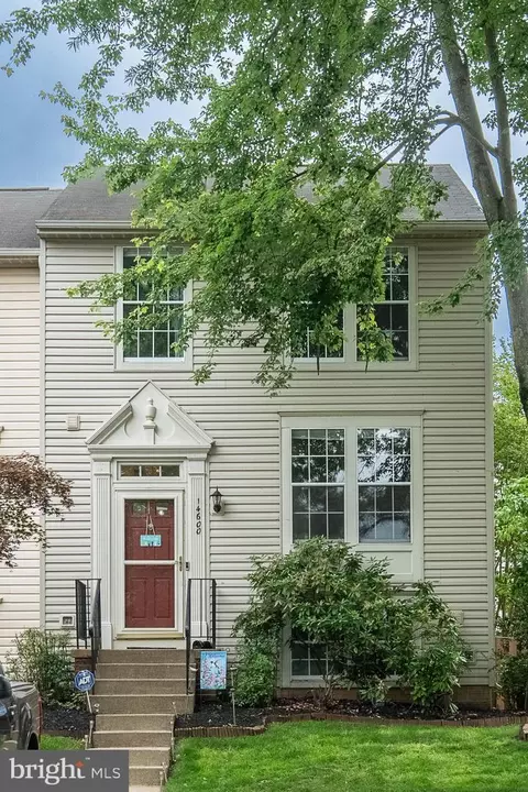 14600 Woodspring Ct, Centreville, VA 20120
