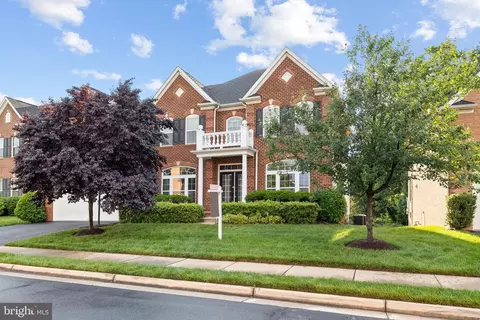 3991 Woodberry Meadow Dr, Fairfax, VA 22033