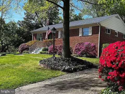 7022 Kenfig Pl, Falls Church, VA 22042