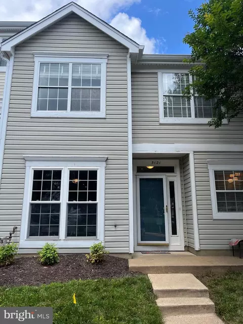 5121 Castle Harbor Way #87, Centreville, VA 20120
