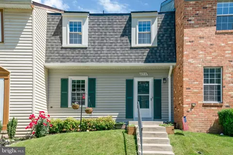 6916 Trestle Ct, Lorton, VA 22079