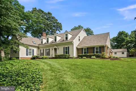 9223 Presidential Dr, Alexandria, VA 22309
