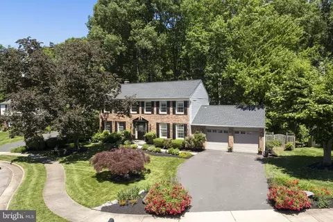 8210 Rushing Creek Dr, Springfield, VA 22153