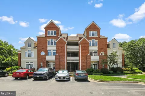 7004 Ellingham Cir #E, Alexandria, VA 22315