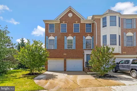 12901 Starters Ln, Fairfax, VA 22033