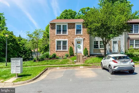 1618 Sierra Woods Dr, Reston, VA 20194