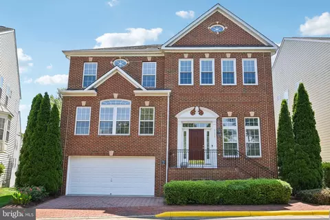 9173 Ciri Inlet Ct, Fort Belvoir, VA 22060