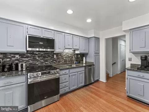 7599 Ruxton Dr, Springfield, VA 22153 photo 13