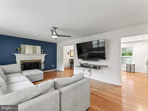 7599 Ruxton Dr, Springfield, VA 22153 photo 5