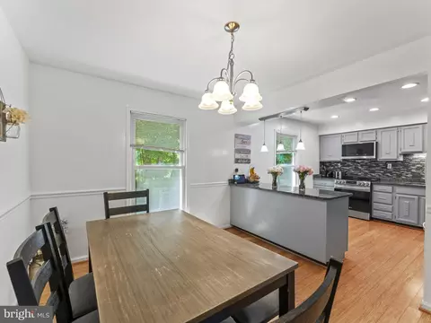 7599 Ruxton Dr, Springfield, VA 22153 photo 10
