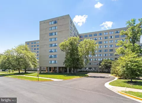 6621 Wakefield Dr #620, Alexandria, VA 22307