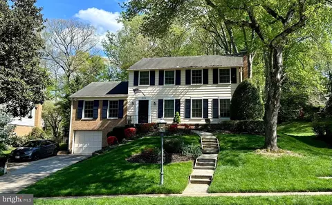 8226 Toll House Rd, Annandale, VA 22003