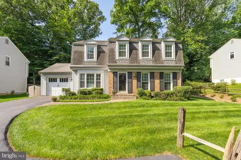 4900 Loosestrife Ct, Annandale, VA 22003
