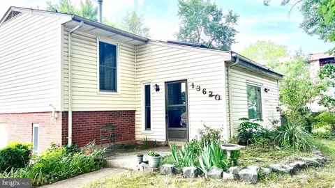 13620 Tabscott Dr, Chantilly, VA 20151