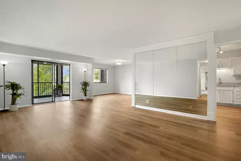 5904 Mount Eagle Dr #605, Alexandria, VA 22303