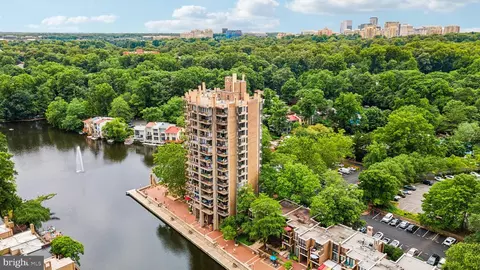 11400 Washington Plz W #701, Reston, VA 20190